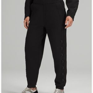 Lululemon NWT braided detail women’s joggers